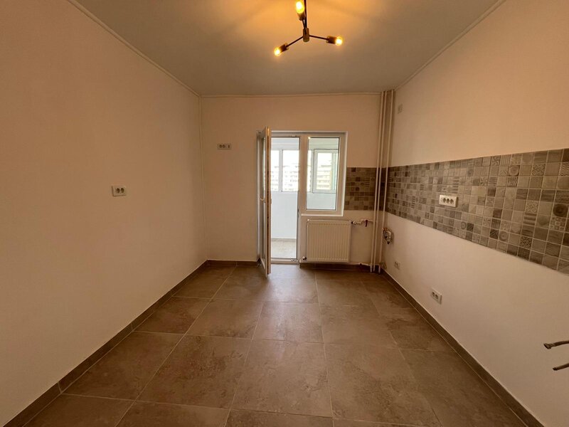 Piata Iancului, metrou, 2 camere decomandat, bl. 1987.